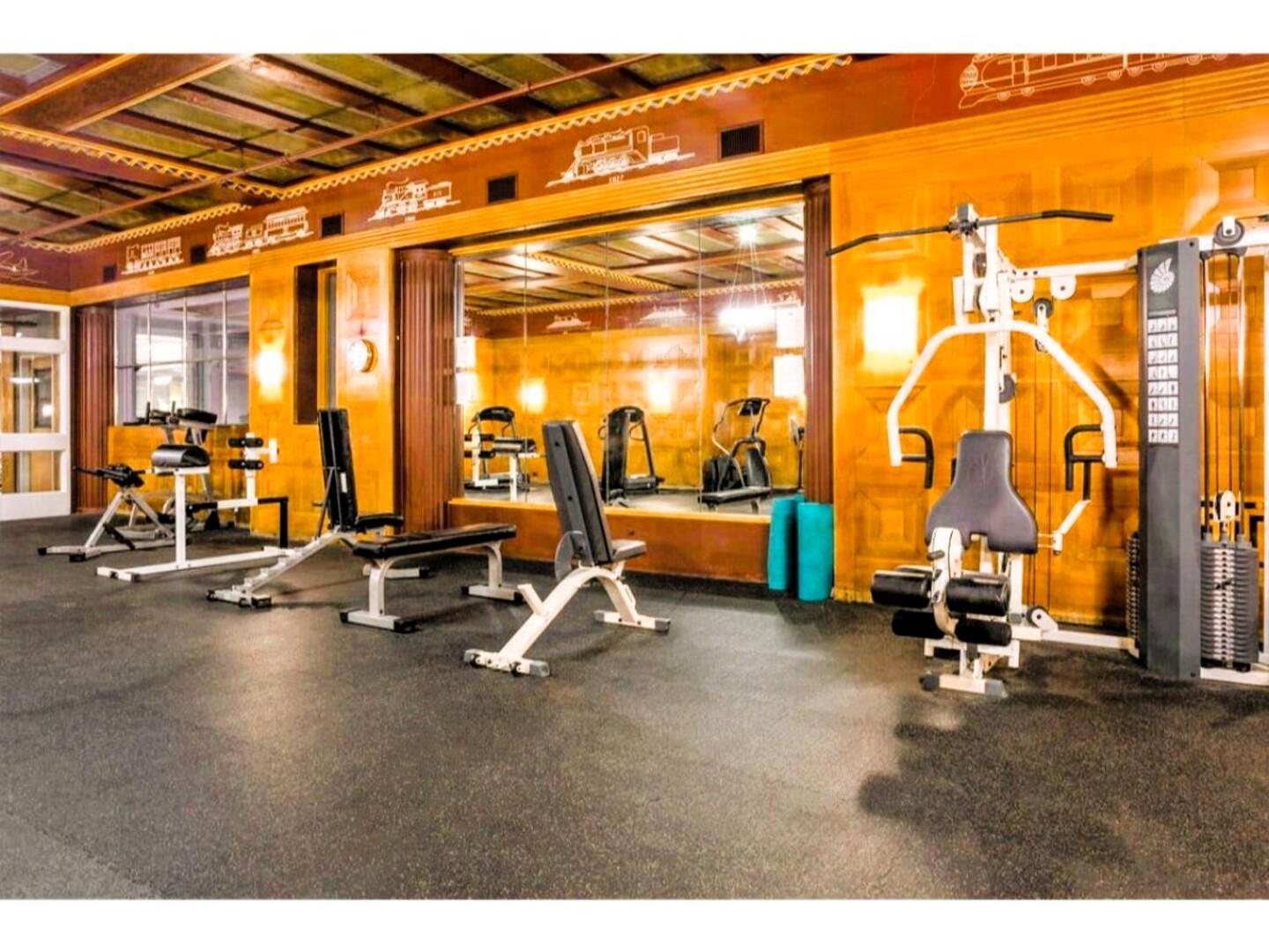 Downtown Queen - Free Parking- Conv Center Skywalk#5 Indianapolis