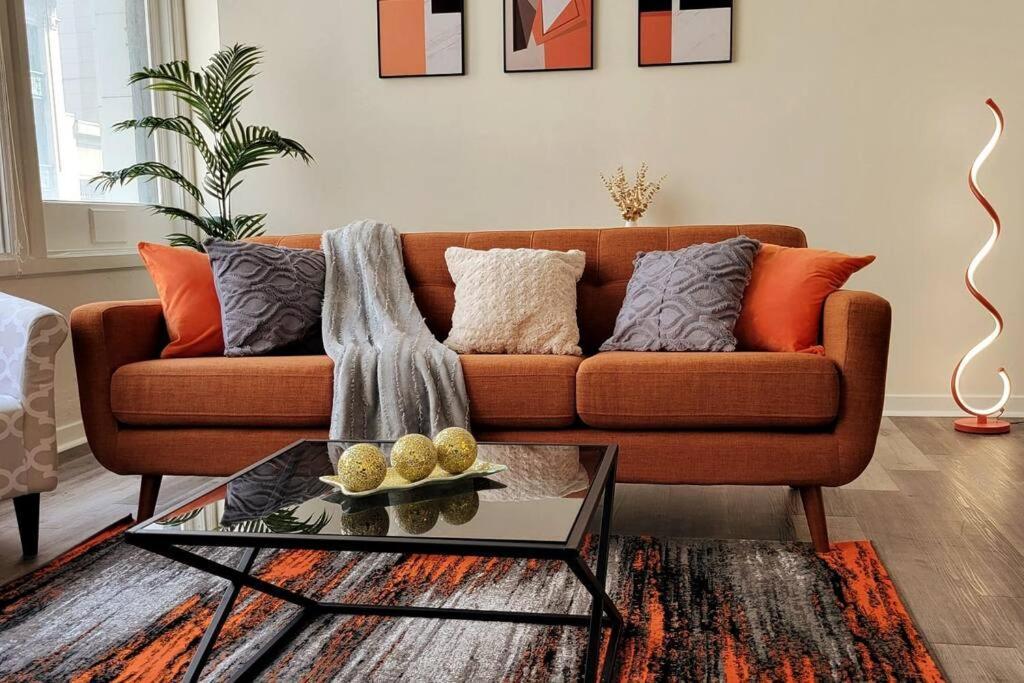 Apartment Downtown Queen - Free Parking- Conv Center Skywalk#5 Indianapolis