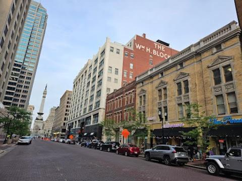 Apartment Downtown Queen - Free Parking- Conv Center Skywalk#5 Indianapolis
