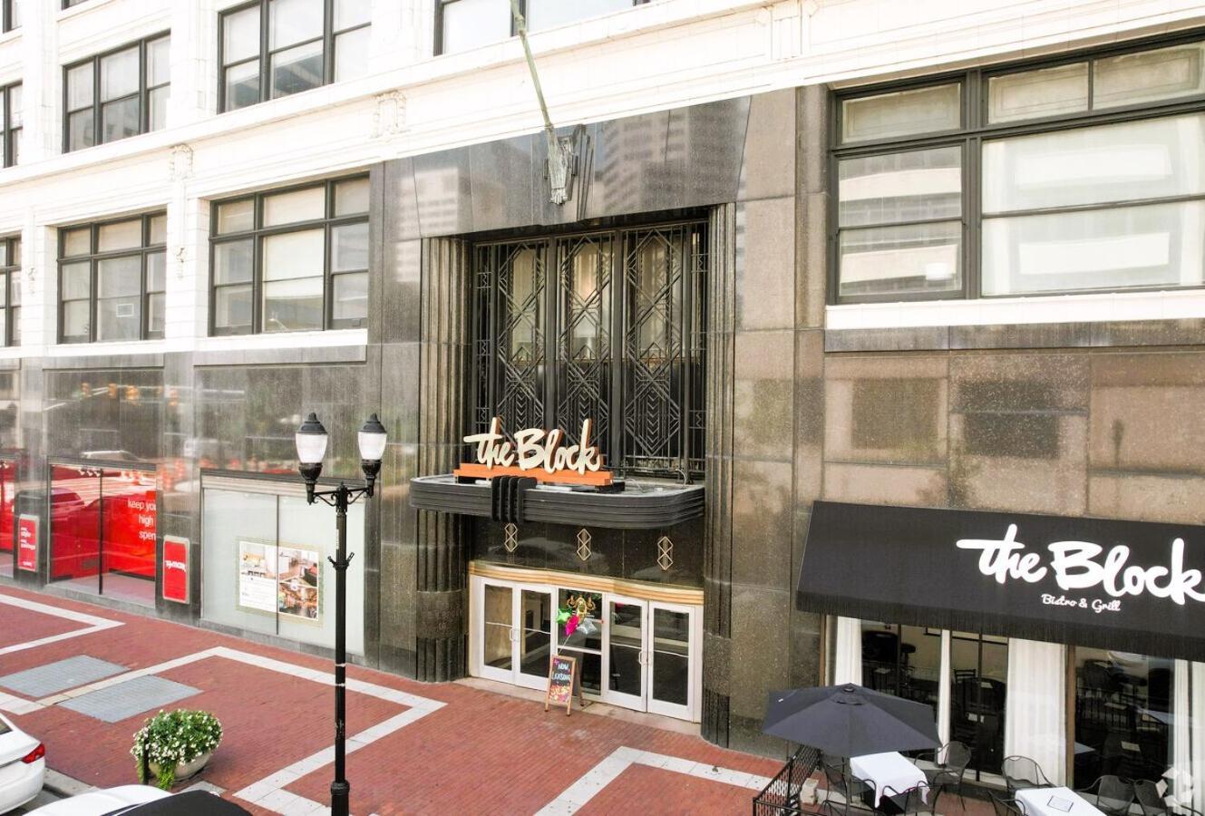 Apartment Downtown Queen - Free Parking- Conv Center Skywalk#5 *